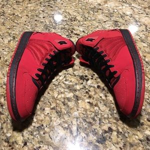 Air Jordan 1 Flight 4 Prem Hi Red/Blk size 9M